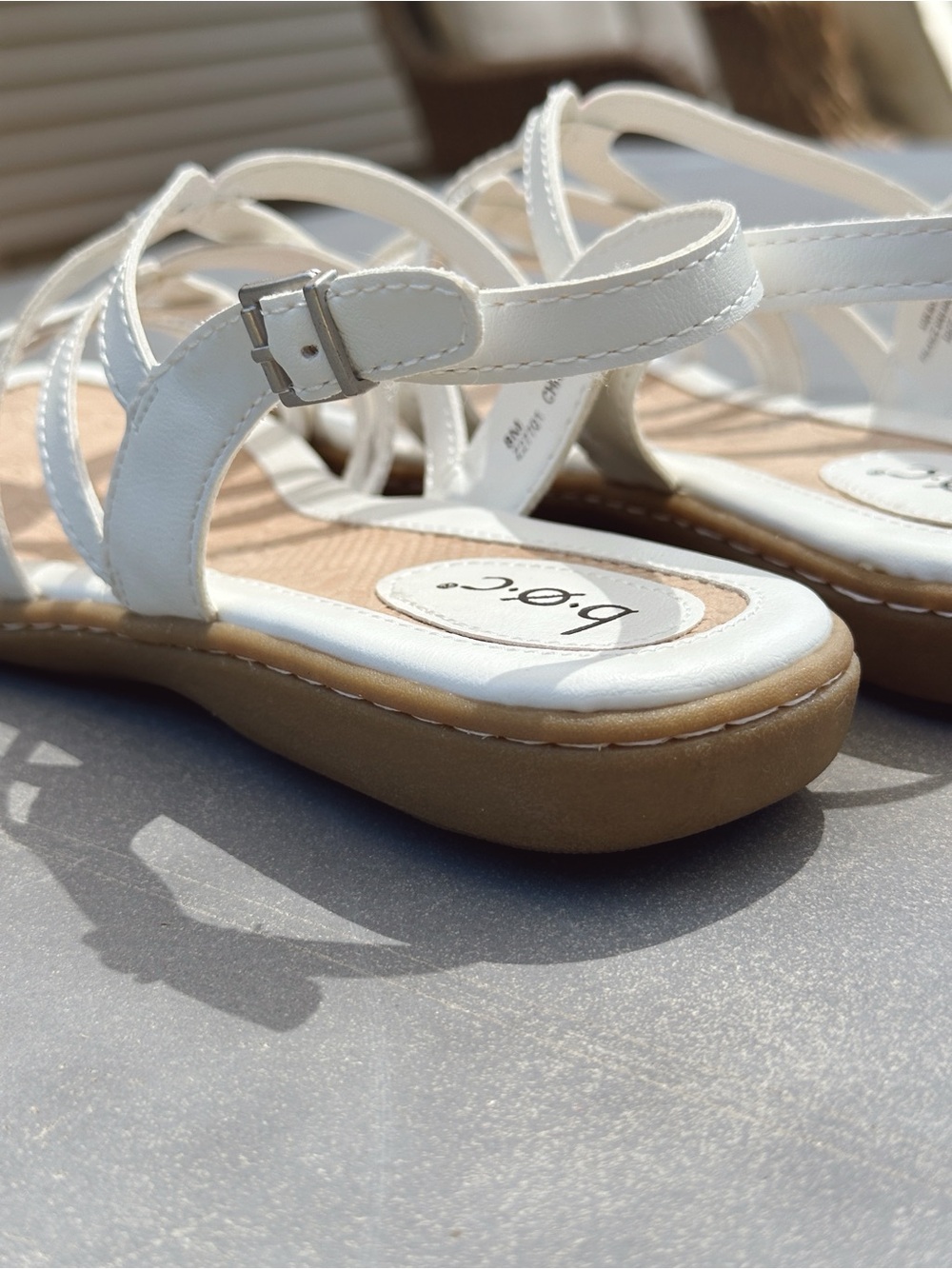 b.o.c. Cora White Strappy Comfort Sandals Women’s Size 8 Excellent Condition - Picture 5 of 10